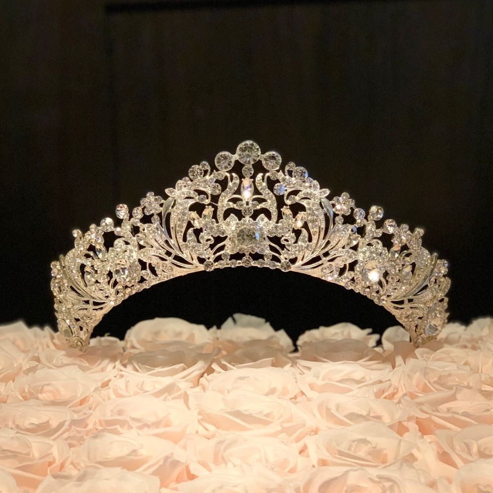 Swarovski Crystal Bridal Tiara Crown Brand New - Picture 3 of 8